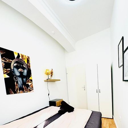Comfy Rooms In A Shared Apt, 8Min To Rathausplatz Wenen Buitenkant foto
