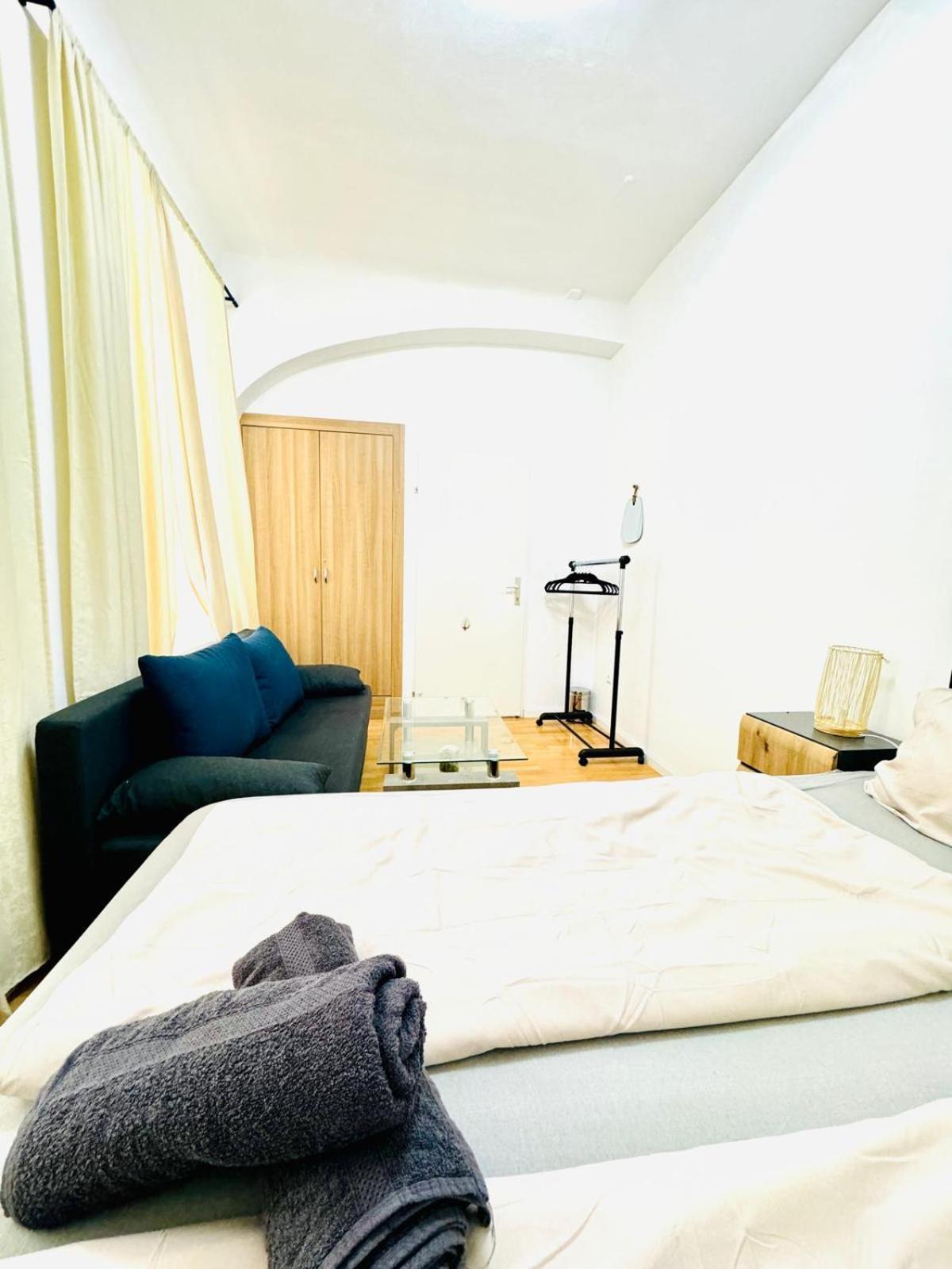 Comfy Rooms In A Shared Apt, 8Min To Rathausplatz Wenen Buitenkant foto
