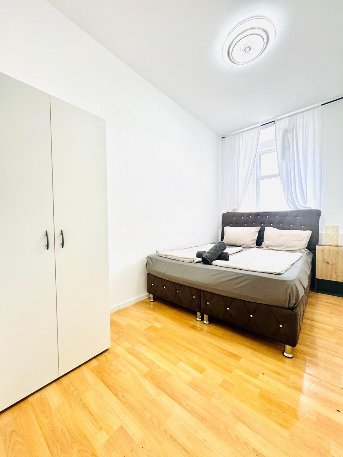 Comfy Rooms In A Shared Apt, 8Min To Rathausplatz Wenen Buitenkant foto