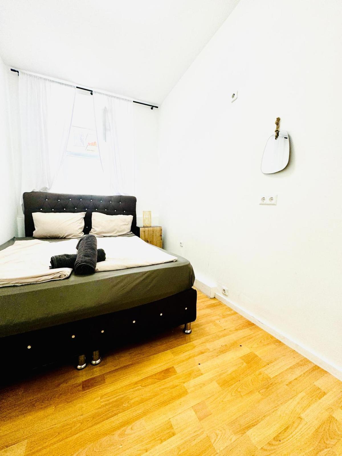 Comfy Rooms In A Shared Apt, 8Min To Rathausplatz Wenen Buitenkant foto