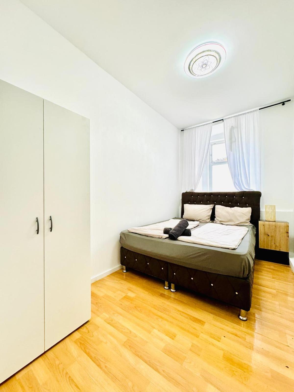 Comfy Rooms In A Shared Apt, 8Min To Rathausplatz Wenen Buitenkant foto