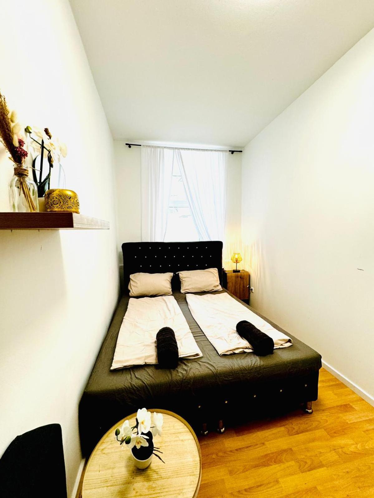 Comfy Rooms In A Shared Apt, 8Min To Rathausplatz Wenen Buitenkant foto