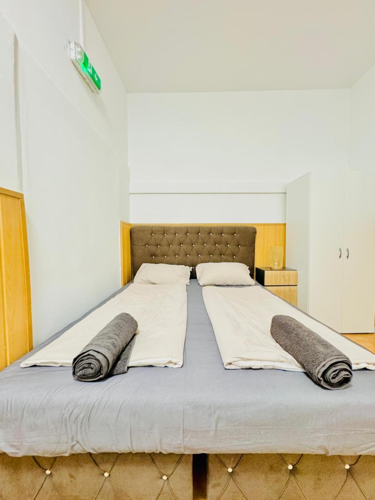 Comfy Rooms In A Shared Apt, 8Min To Rathausplatz Wenen Buitenkant foto