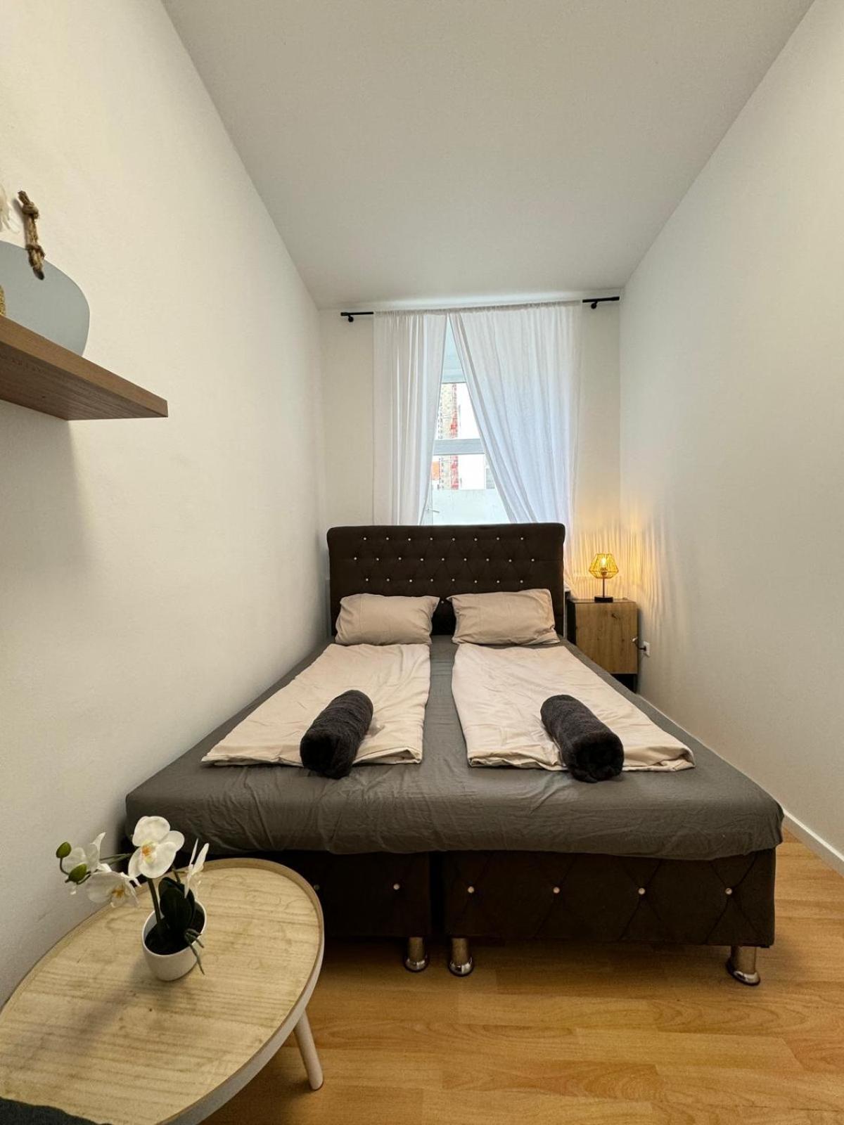 Comfy Rooms In A Shared Apt, 8Min To Rathausplatz Wenen Buitenkant foto