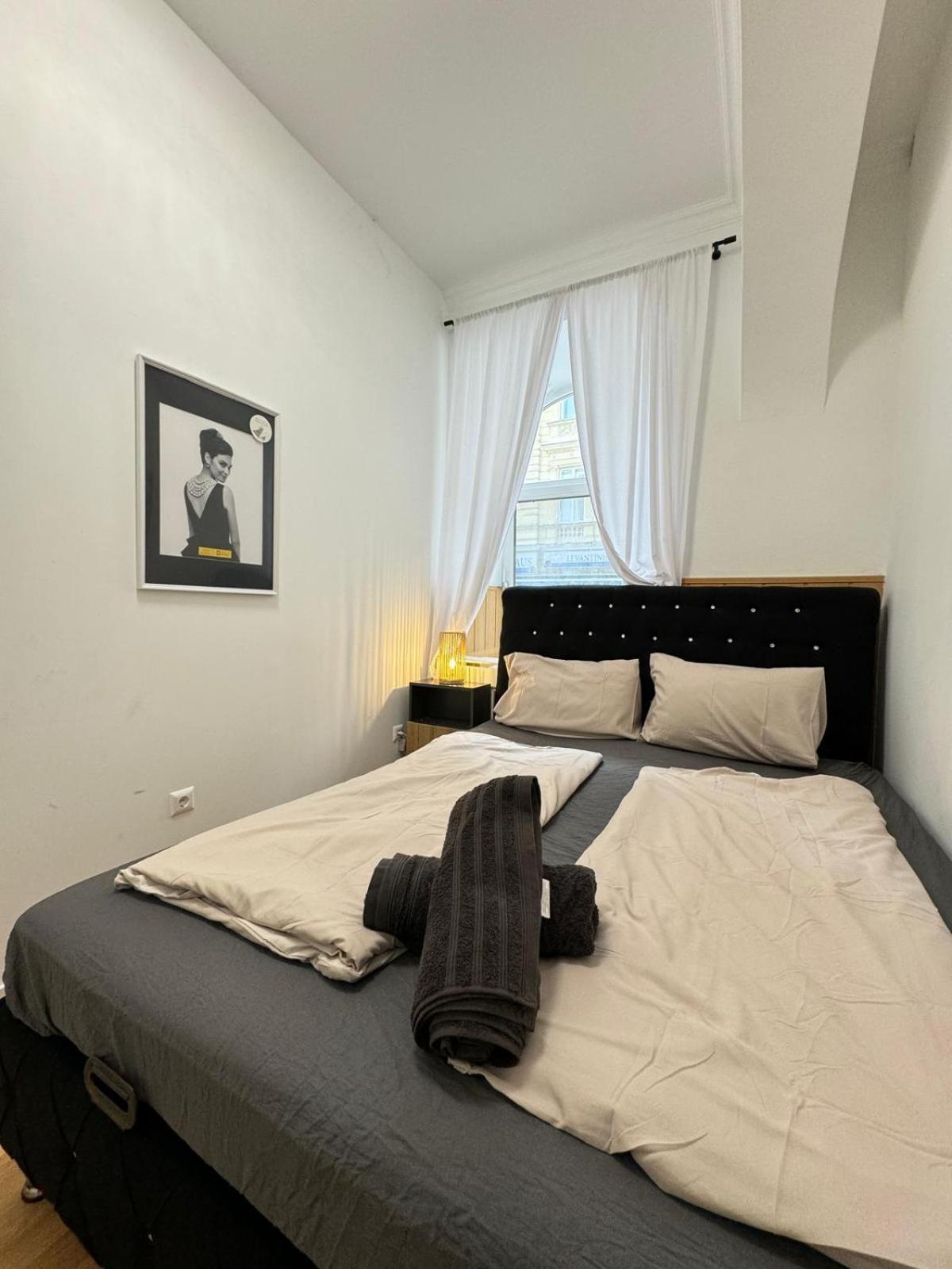Comfy Rooms In A Shared Apt, 8Min To Rathausplatz Wenen Buitenkant foto