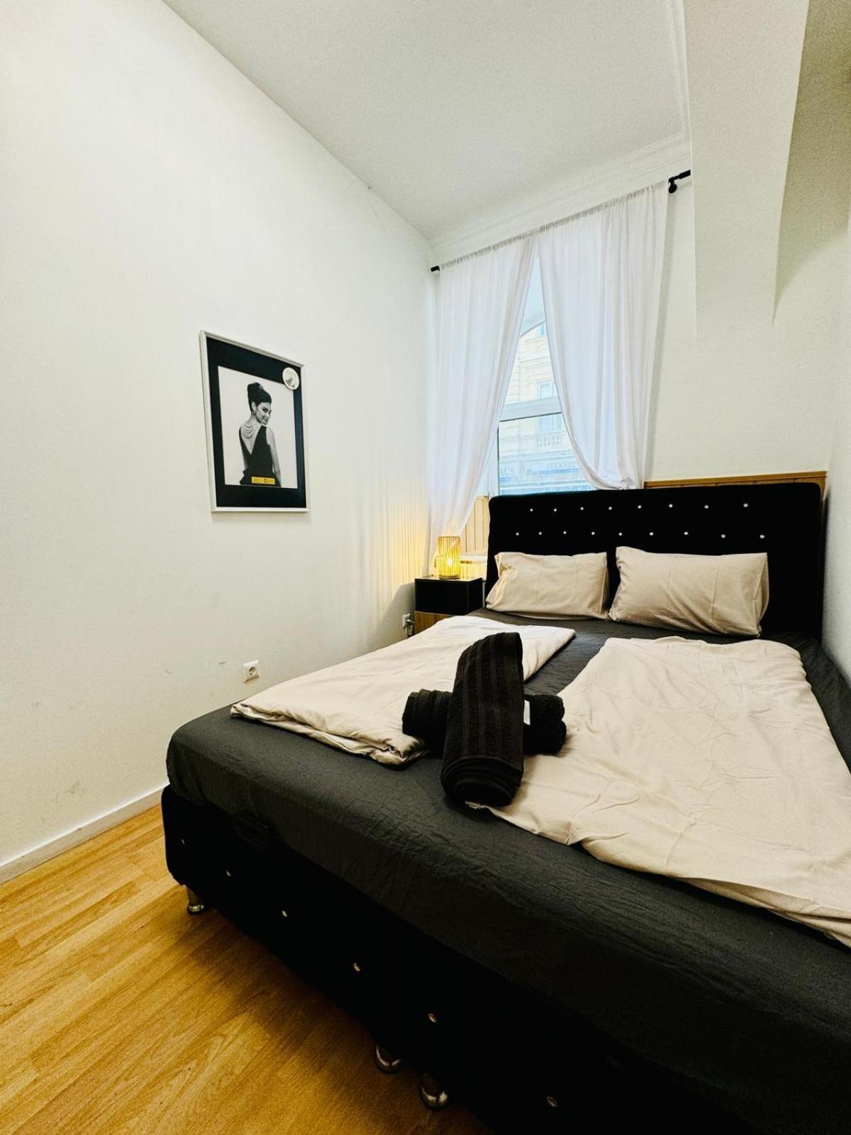 Comfy Rooms In A Shared Apt, 8Min To Rathausplatz Wenen Buitenkant foto