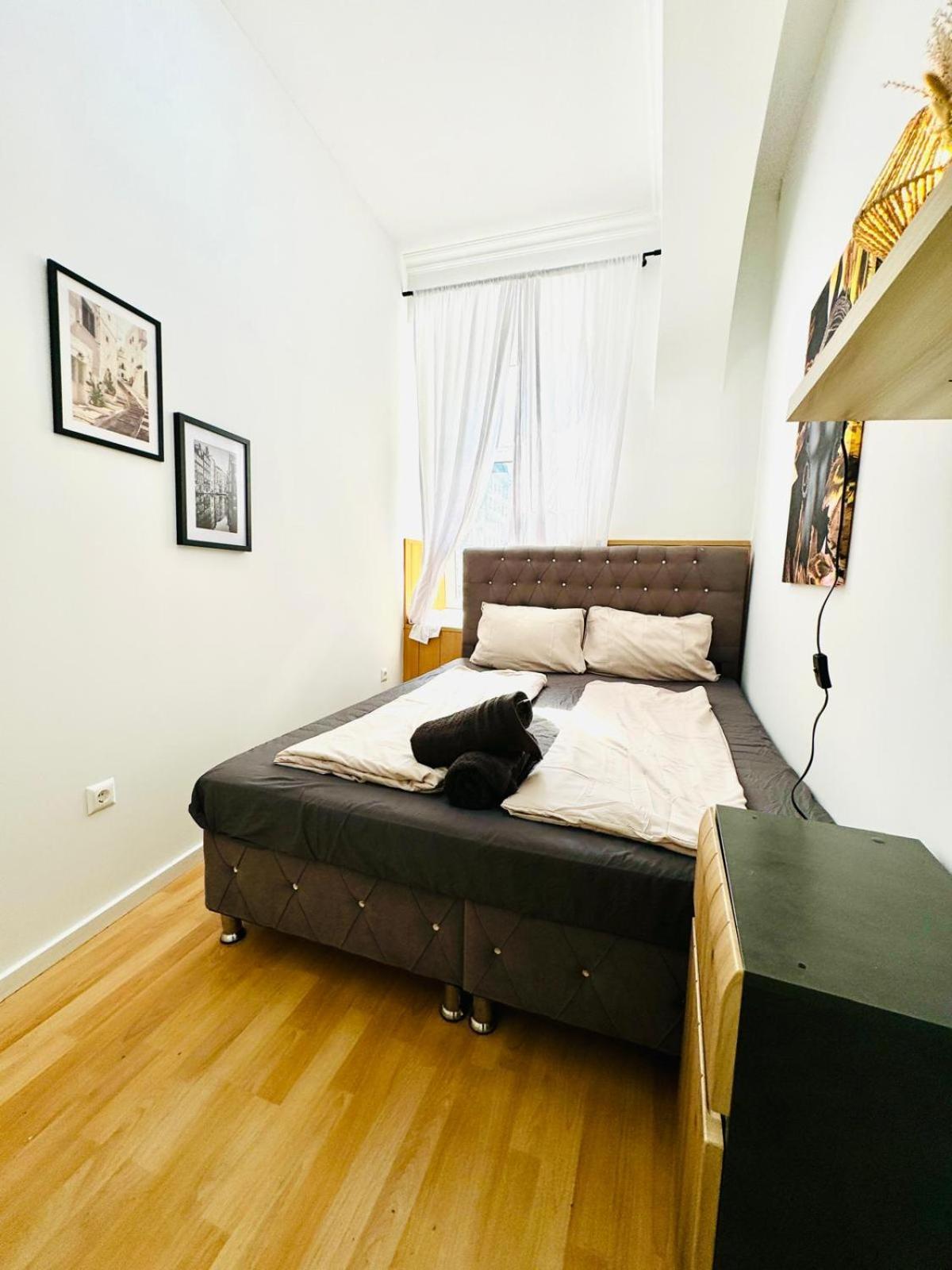 Comfy Rooms In A Shared Apt, 8Min To Rathausplatz Wenen Buitenkant foto