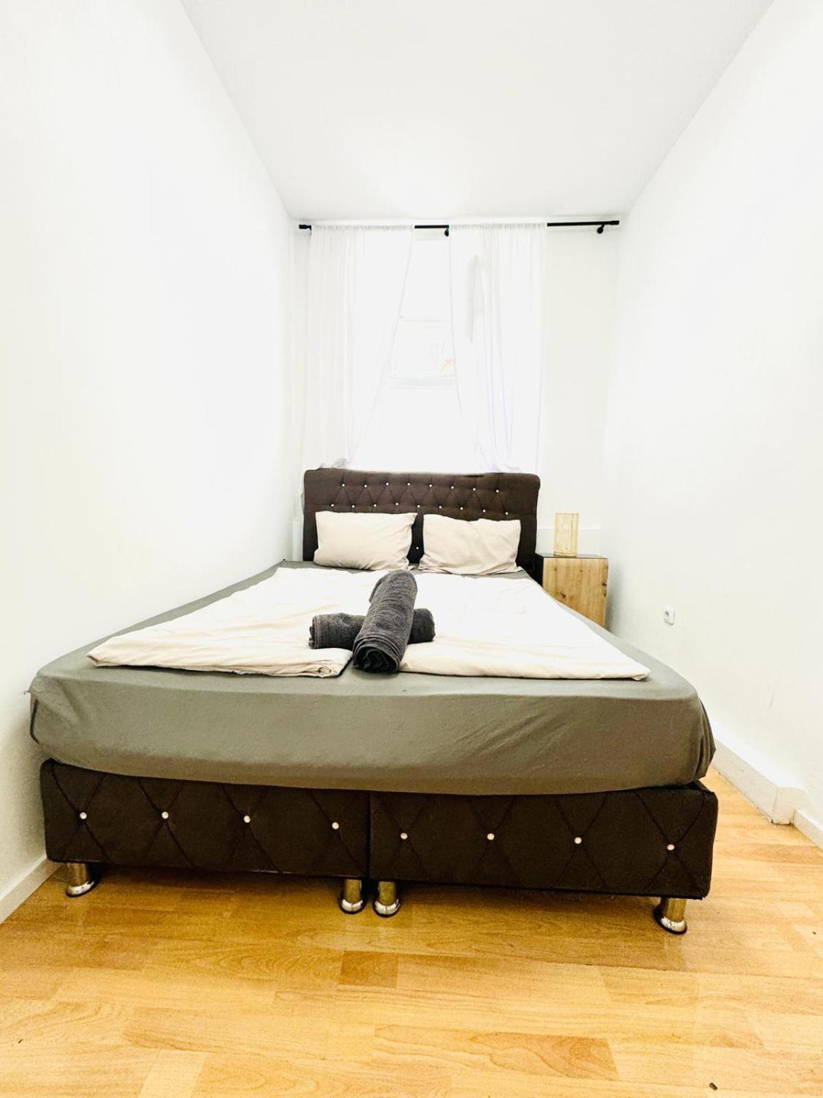 Comfy Rooms In A Shared Apt, 8Min To Rathausplatz Wenen Buitenkant foto