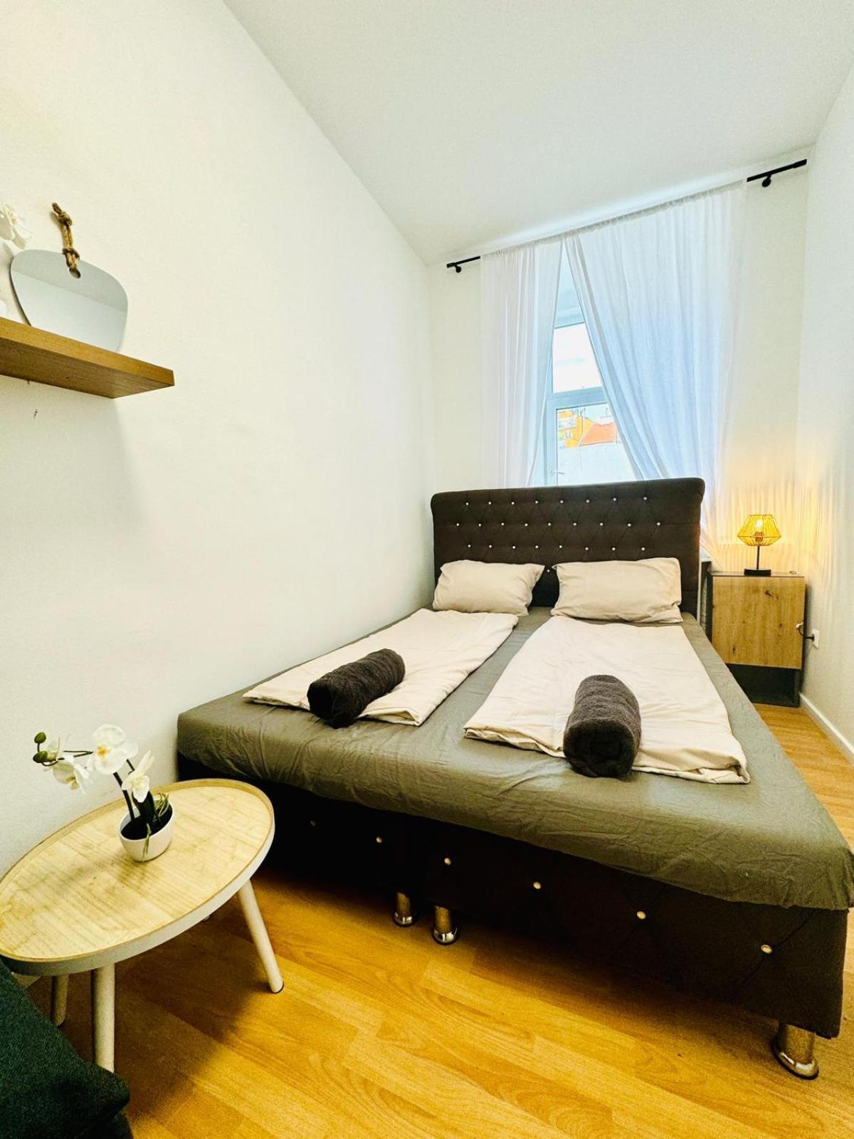 Comfy Rooms In A Shared Apt, 8Min To Rathausplatz Wenen Buitenkant foto