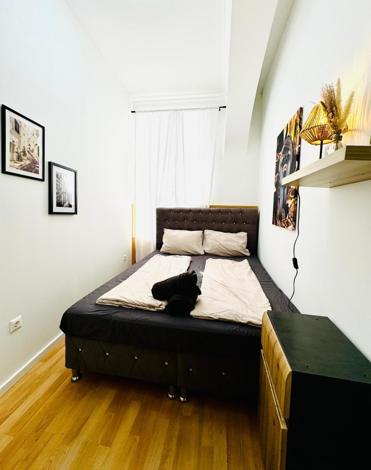 Comfy Rooms In A Shared Apt, 8Min To Rathausplatz Wenen Buitenkant foto