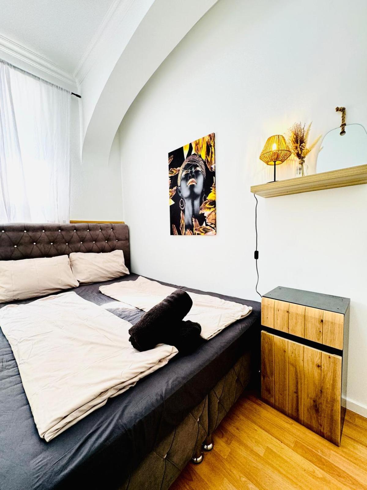 Comfy Rooms In A Shared Apt, 8Min To Rathausplatz Wenen Buitenkant foto