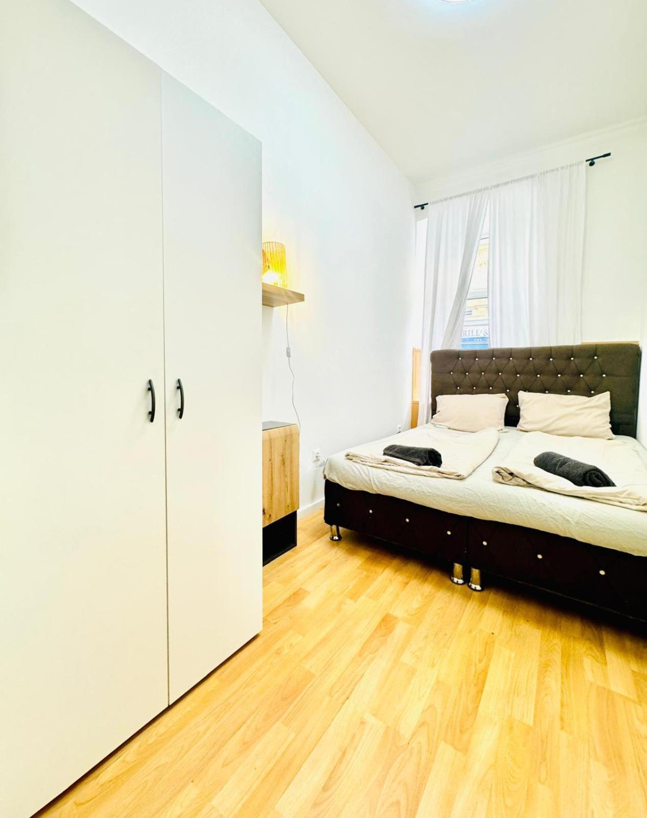 Comfy Rooms In A Shared Apt, 8Min To Rathausplatz Wenen Buitenkant foto