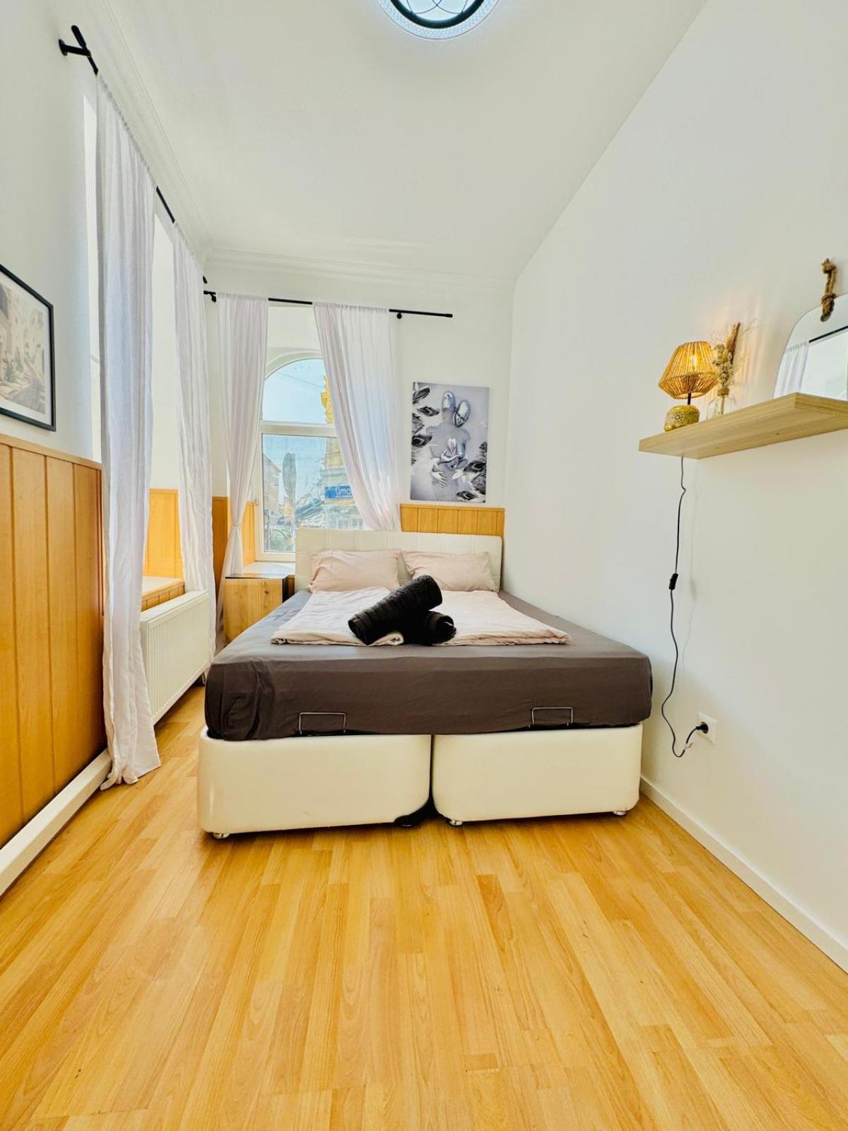 Comfy Rooms In A Shared Apt, 8Min To Rathausplatz Wenen Buitenkant foto