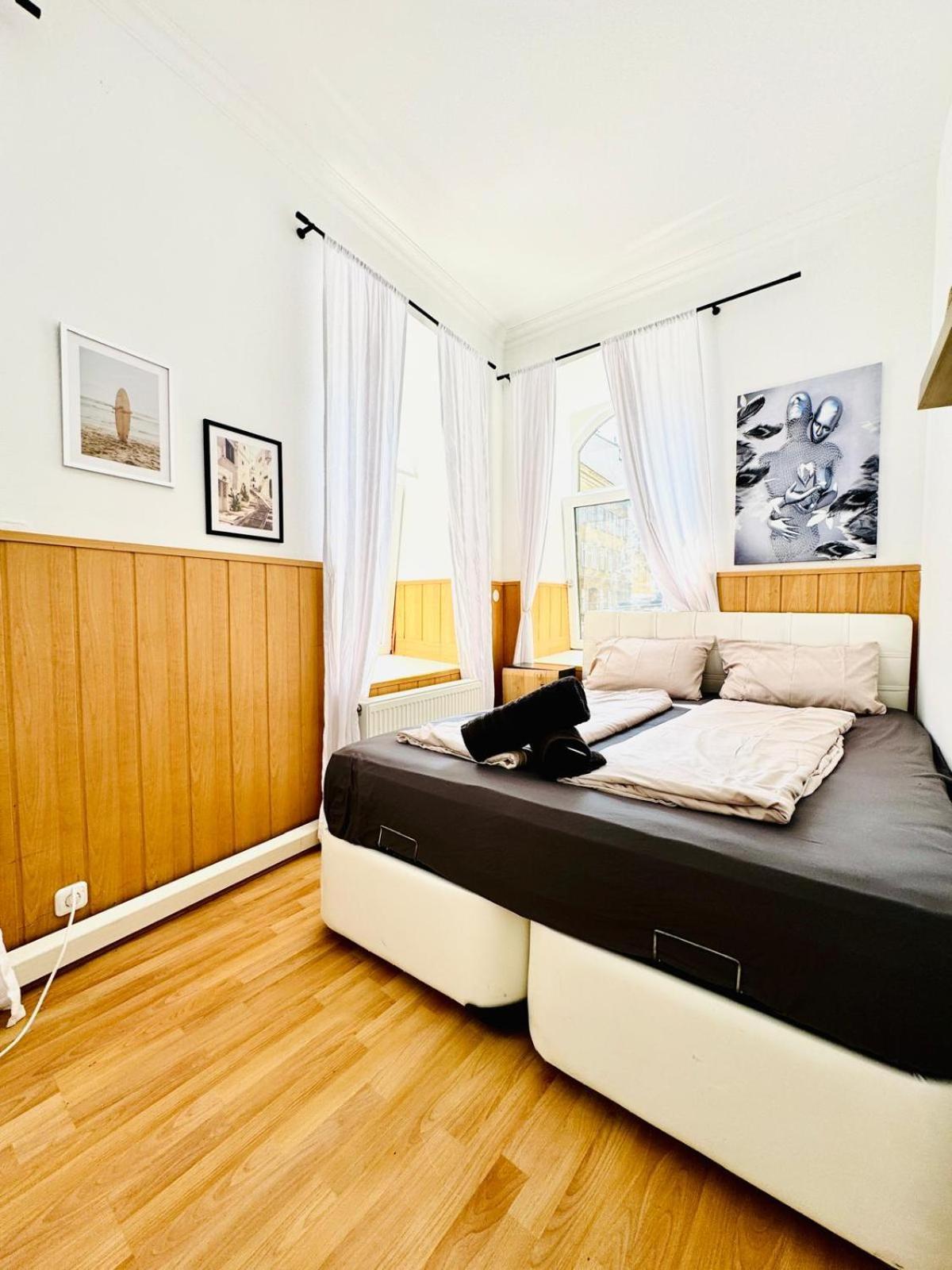 Comfy Rooms In A Shared Apt, 8Min To Rathausplatz Wenen Buitenkant foto