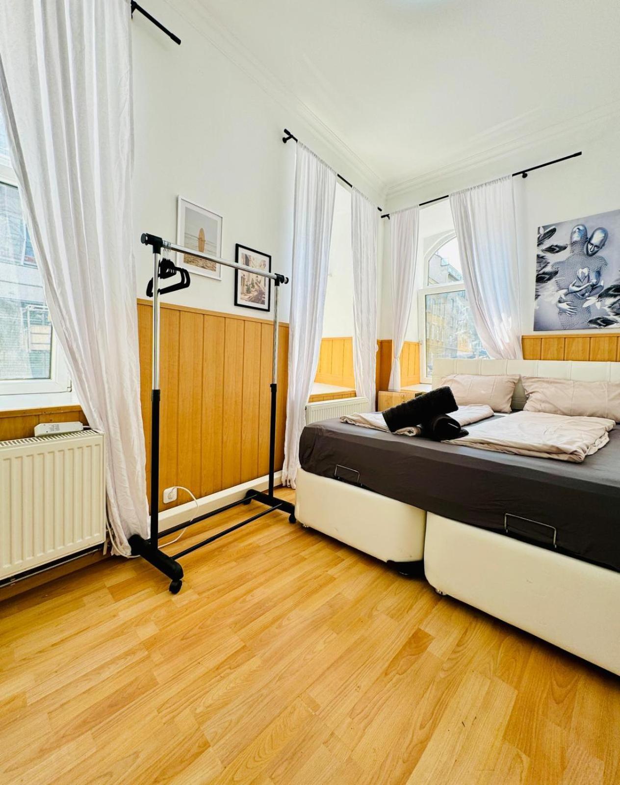 Comfy Rooms In A Shared Apt, 8Min To Rathausplatz Wenen Buitenkant foto