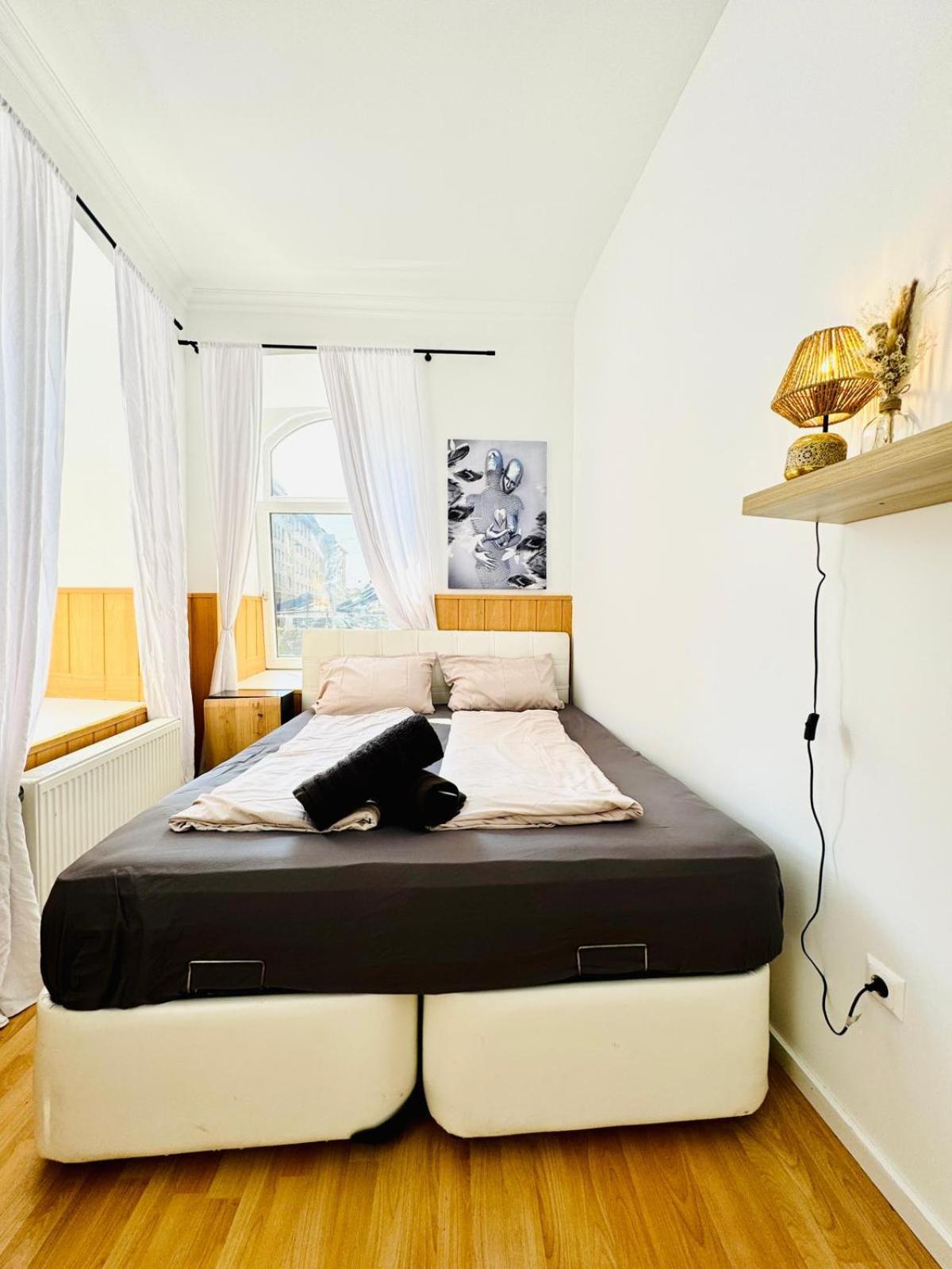 Comfy Rooms In A Shared Apt, 8Min To Rathausplatz Wenen Buitenkant foto